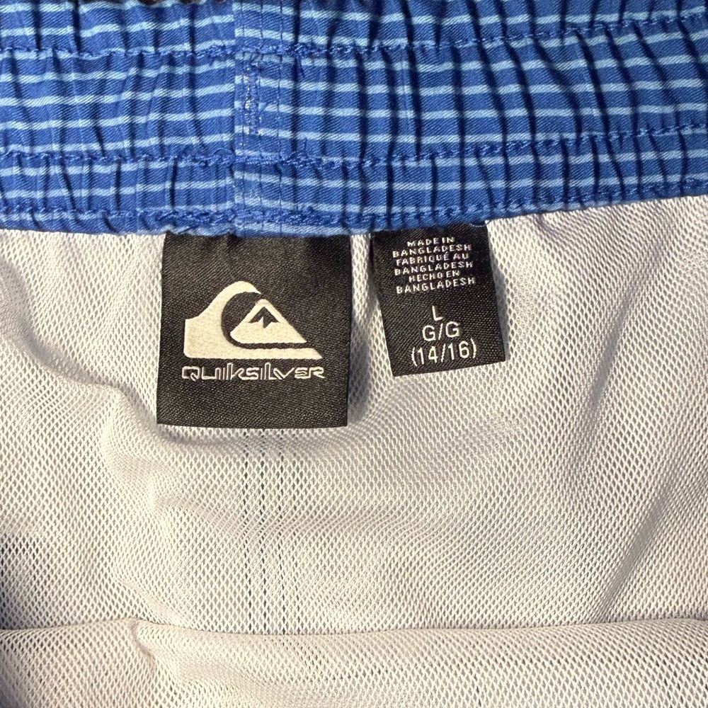 NWT Quiksilver Large Striped Blue and Red swimming trunks - Picture 5 of 5